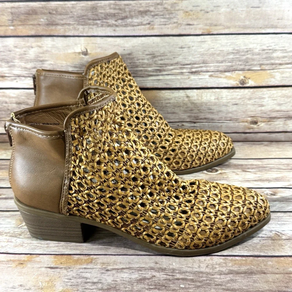 DV Dolce VIta Womens Tan Brown Faux Leather Koda Bohemian Woven Ankle Boots 9.5